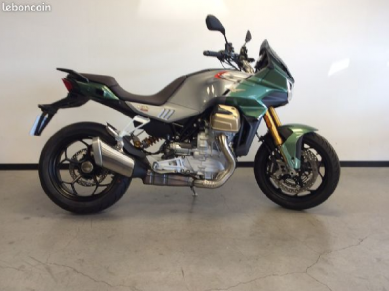 MOTO GUZZI V100  MANDELLO S - DEMONSTRATION