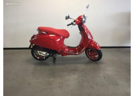 VESPA 50 PRIMAVERA RED EDITION - DESTOCKAGE